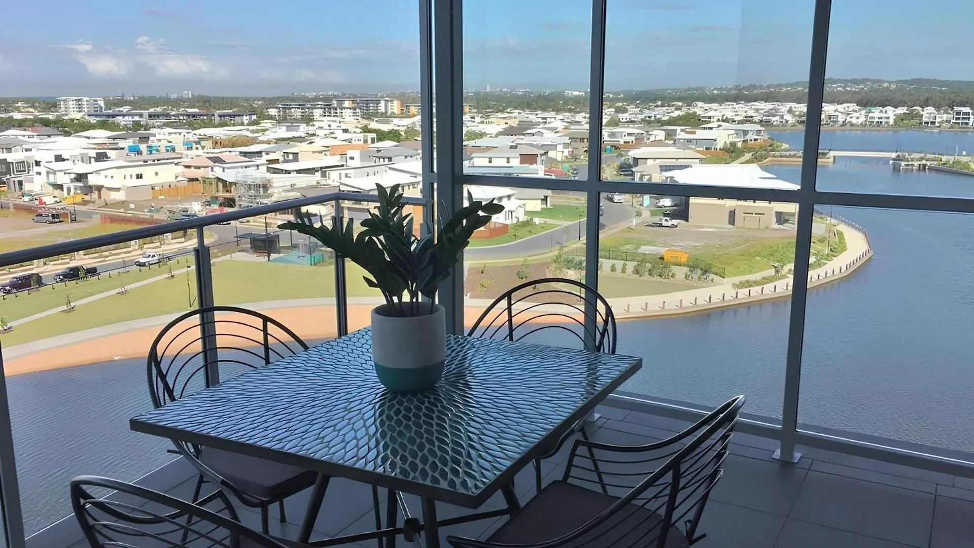 Salt At Oceanside Hotel Kawana Waters